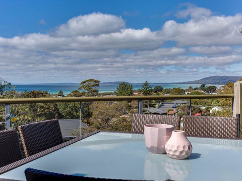 The View - New Castle Holiday 0