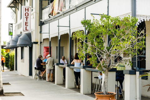 The Waterloo Bay Hotel - New Castle Holiday 1