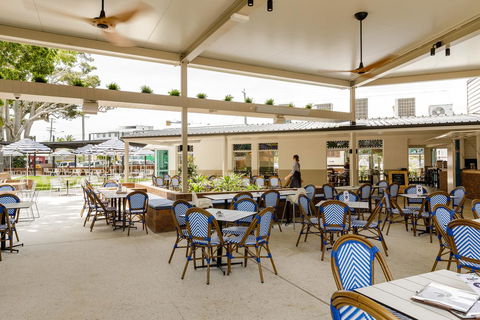 The Waterloo Bay Hotel - New Castle Holiday 2