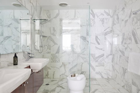 The Watermark - New Castle Holiday 1