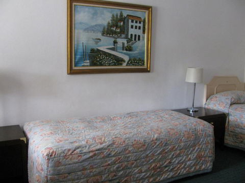 The Wayfarer Motel - New Castle Holiday 3