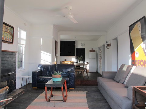 The White House - New Castle Holiday 3