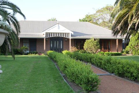 The Willows B N B - New Castle Holiday 0