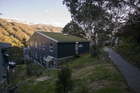 Thredbo YHA - New Castle Holiday 0