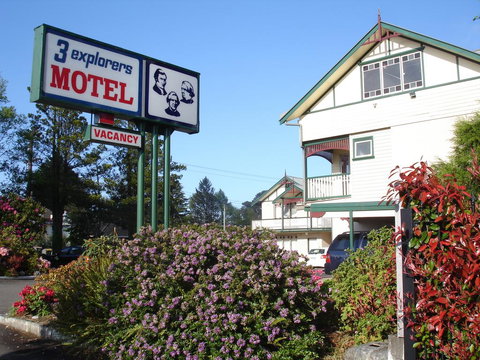 Three Explorers Motel - New Castle Holiday 1