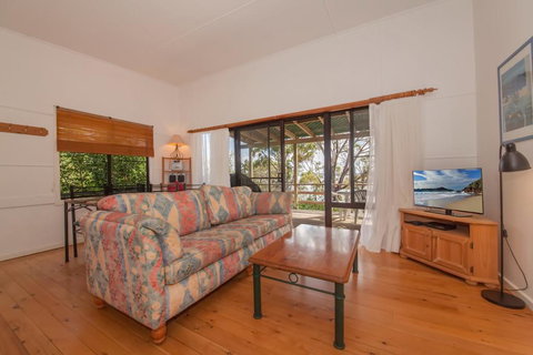 Thurlow Avenue, 48 - New Castle Holiday 3