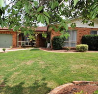 Tidy Home in a Leafy Suburb Great Location - New Castle Holiday