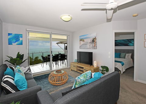 Tingeera Luxury Beachfront Apartments - New Castle Holiday 1