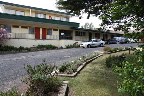 Titania Motel - New Castle Holiday 1