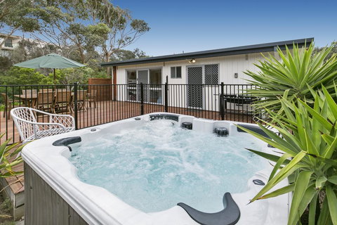 To The Beach - New Castle Holiday 3