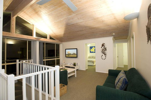 Tomaree 18 - Baybreeze - Shoal Bay - New Castle Holiday 2