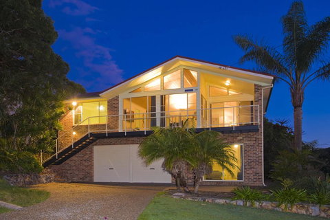 Tomaree 18 - Baybreeze - Shoal Bay - New Castle Holiday 0