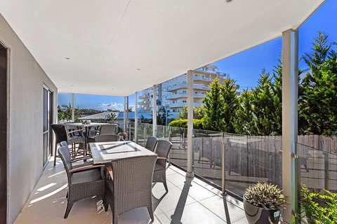 Tomaree Road, 16 - New Castle Holiday 3