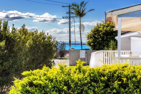 Tomaree Road, 16 - New Castle Holiday 1