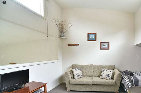 Tomarlin Views 2 - New Castle Holiday 1