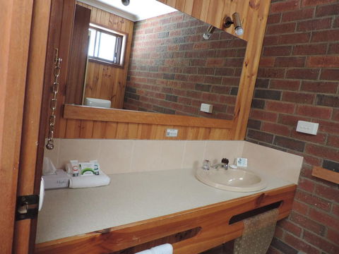 Tooleybuc Country Roads Motor Inn - New Castle Holiday 1