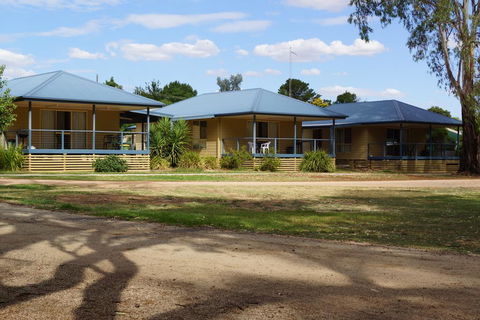 Tooleybuc River Retreat Villas - New Castle Holiday 0