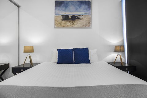 Top Floor 3 Bed Apartment With Million Dollar Views - New Castle Holiday 3