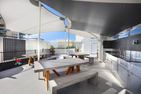Top Floor Unit At The Caribbean Resort Mooloolaba - New Castle Holiday 1