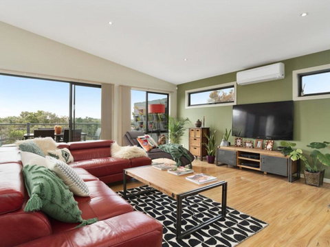 Tootgarook Treasure - New Castle Holiday 1