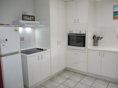 Torquay Beach Holiday House - New Castle Holiday 3