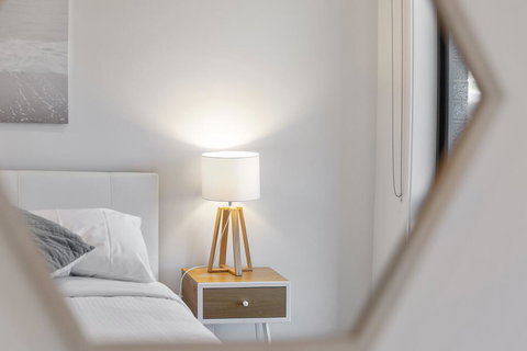 TORQUAY Relax And Unwind Beach 300m Table Tennis - New Castle Holiday 3