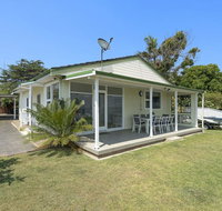 Toukley Lakefront HouseToukley - New Castle Holiday