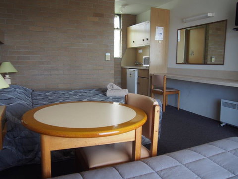 Town Centre Motor Inn - New Castle Holiday 1