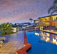 Toukley Waterfront House - New Castle Holiday