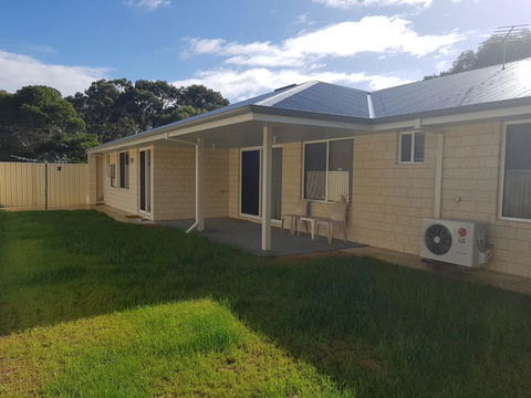 Towncrackers Guest House - New Castle Holiday 1