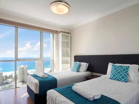 Towers Of Chevron - Private Apartments - New Castle Holiday 3