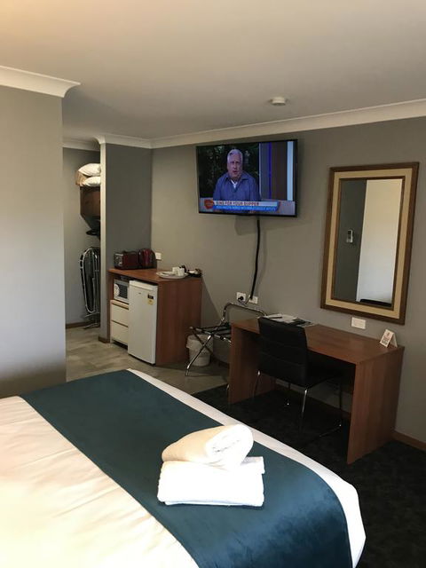 Town & Country Motor Inn - New Castle Holiday 1