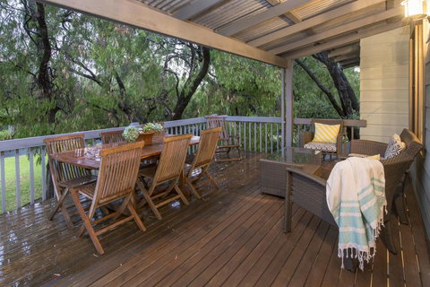 Tranquil Waters - Pet Friendly Family Beach House In Quindalup - New Castle Holiday 2