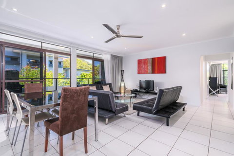 Tranquility Relax Palm Cove - New Castle Holiday 2