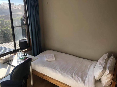 Traveler's Affordable Studio Unit (Beverly Hills) - New Castle Holiday 1