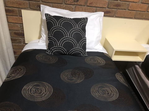 Travellers Rest Motor Inn Swan Hill - New Castle Holiday 2