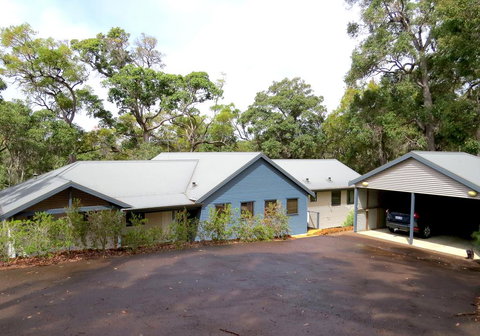 Treehouse - 3 Acre Elevated Nature Setting - New Castle Holiday 1