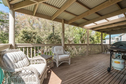 Treeside Retreat - New Castle Holiday 3