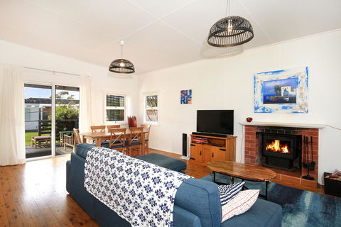 Triangulo @ Culburra - Pet Friendly - 2 Mins To Beach - New Castle Holiday 0