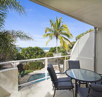 Tropical  modern with rooftop terrace - New Castle Holiday