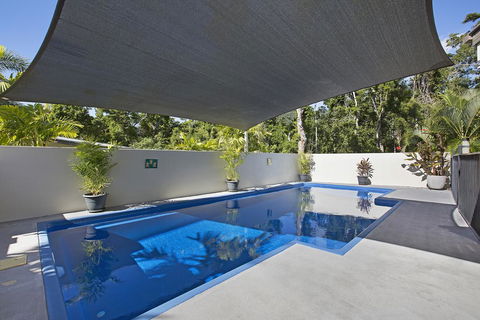 Tropical Private Holiday House With Pool - New Castle Holiday 0