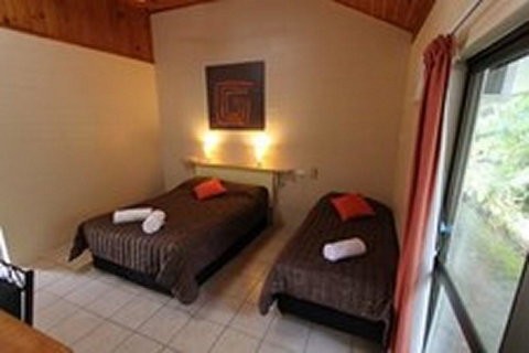 Tully Motel - New Castle Holiday 2