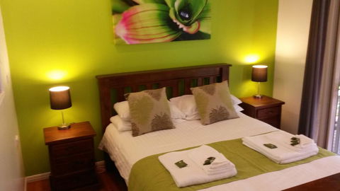 Turtle Reef Bed & Breakfast Cairns - New Castle Holiday 3