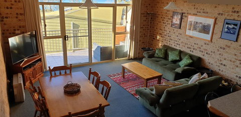 Twin Seasons 2 - New Castle Holiday 1