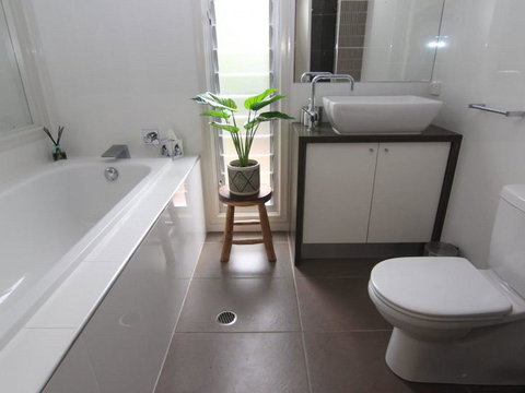 Two Sands Town House - New Castle Holiday 1