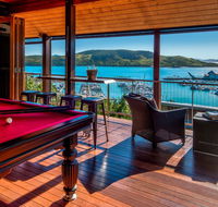 Uisce Luxury Holiday House With Jacuzzi Pool Table Cinema Premium Foxtel And Two Buggies - New Castle Holiday