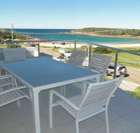 Ultimate Beach House' 19a Graham Street - views  peace  quiet - New Castle Holiday