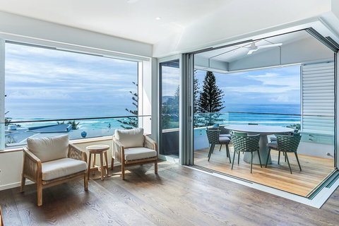 Ultimate Beachfront Living, Sunshine Beach - New Castle Holiday 0