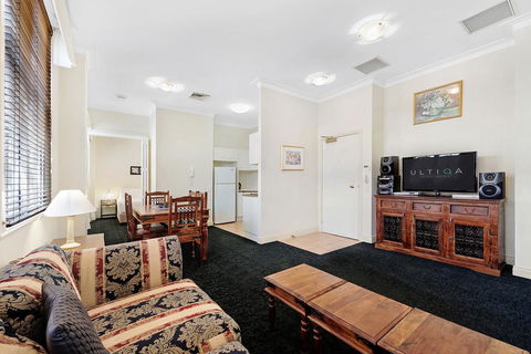 ULTIQA Rothbury Hotel - New Castle Holiday 3