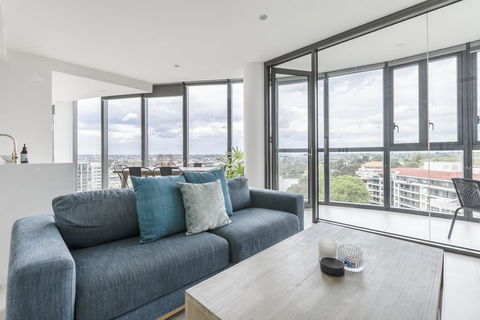 Unbridled City & River Views - New Castle Holiday 1